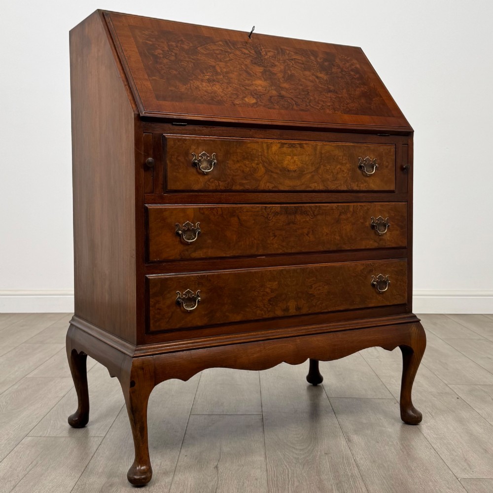 Antique 20th Century Bureau In Burr Walnut View IX