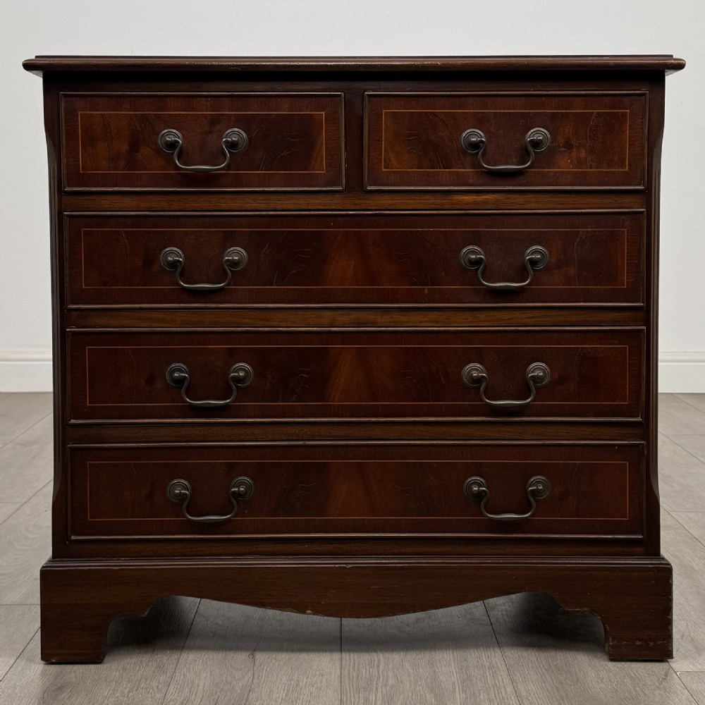 Antique 20th Century Pair Of Mahogany Chest Of Drawers View II