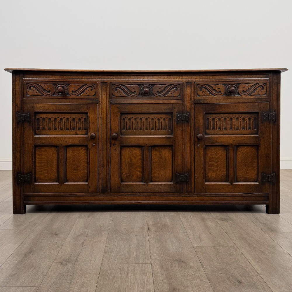 Antique 20th Century Jacobean Style Sideboard In Oak