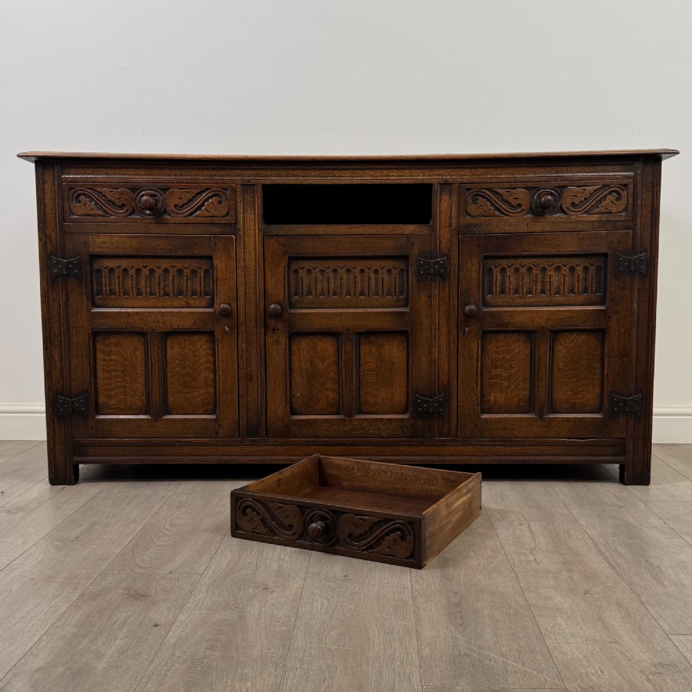 Antique 20th Century Jacobean Style Sideboard In Oak View XI