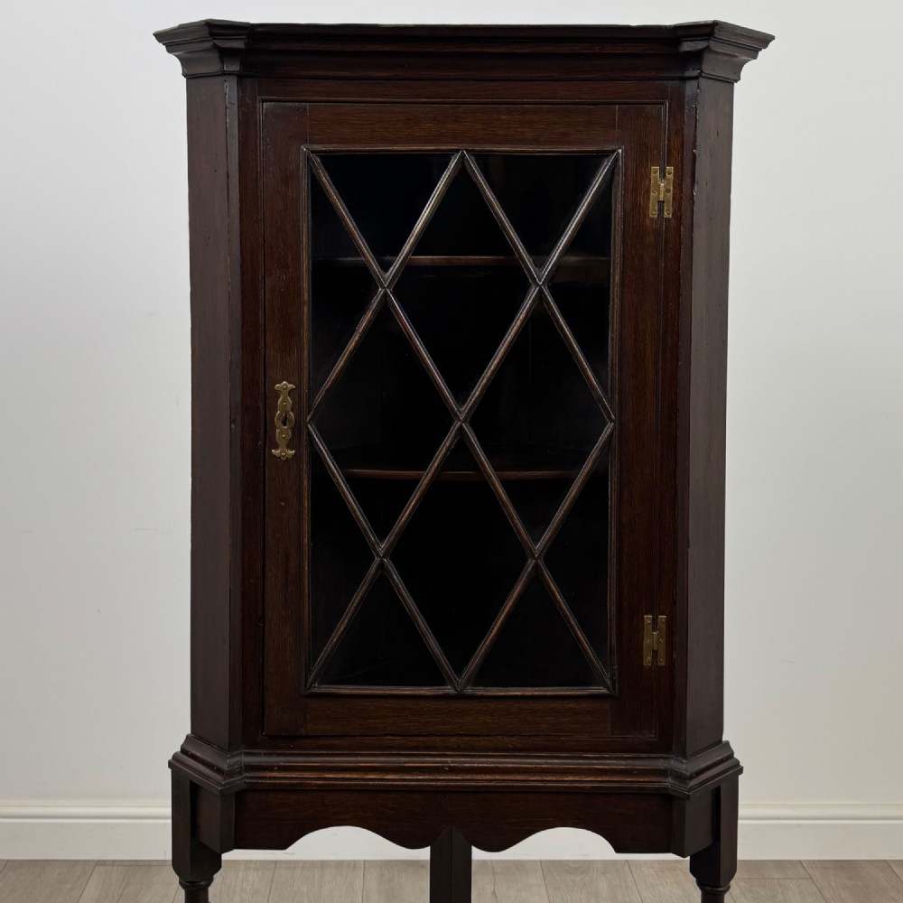 Antique 19th Century Small Victorian Corner Cabinet In Oak View IV