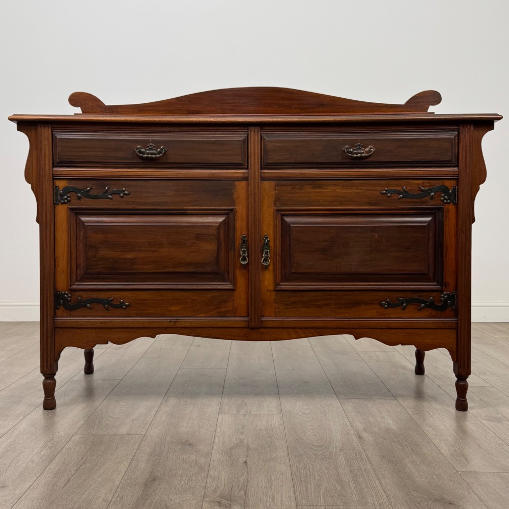 Antique 20th Century Edwardian Sideboard In Walnut