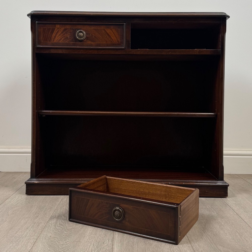 Antique 20th Century Small Open Bookcase In Mahogany View XI