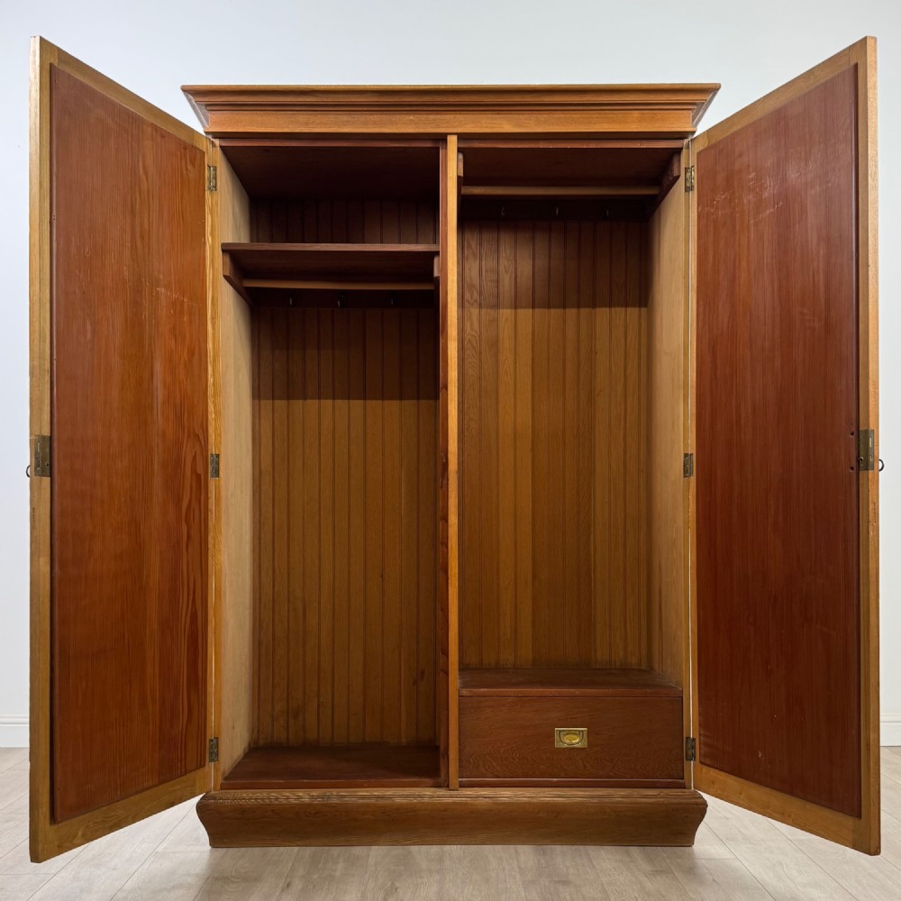 Antique 20th Century Fine Quality Edwardian Wardrobe In Oak View II