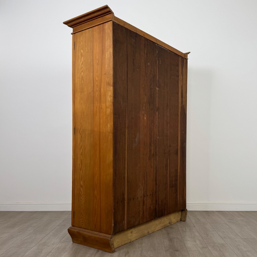 Antique 20th Century Fine Quality Edwardian Wardrobe In Oak View V
