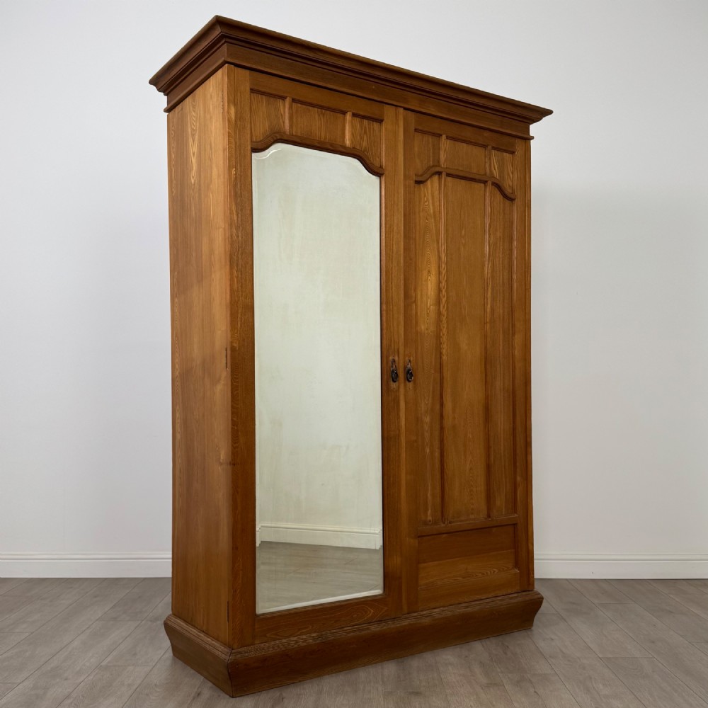 Antique 20th Century Fine Quality Edwardian Wardrobe In Oak View IX