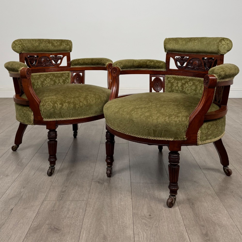 Antique 20th Century Edwardian Pair Of Tub Chairs In Walnut