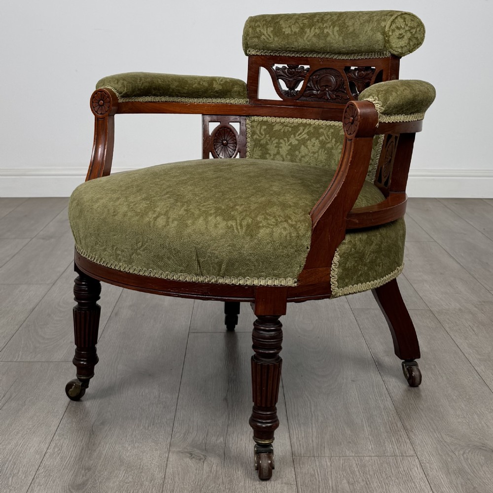 Antique 20th Century Edwardian Pair Of Tub Chairs In Walnut View II