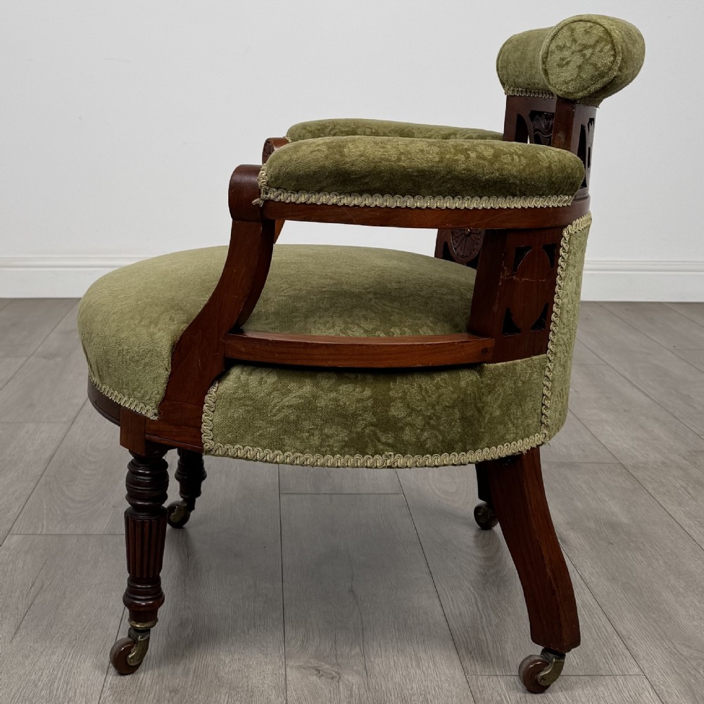 Antique 20th Century Edwardian Pair Of Tub Chairs In Walnut View III