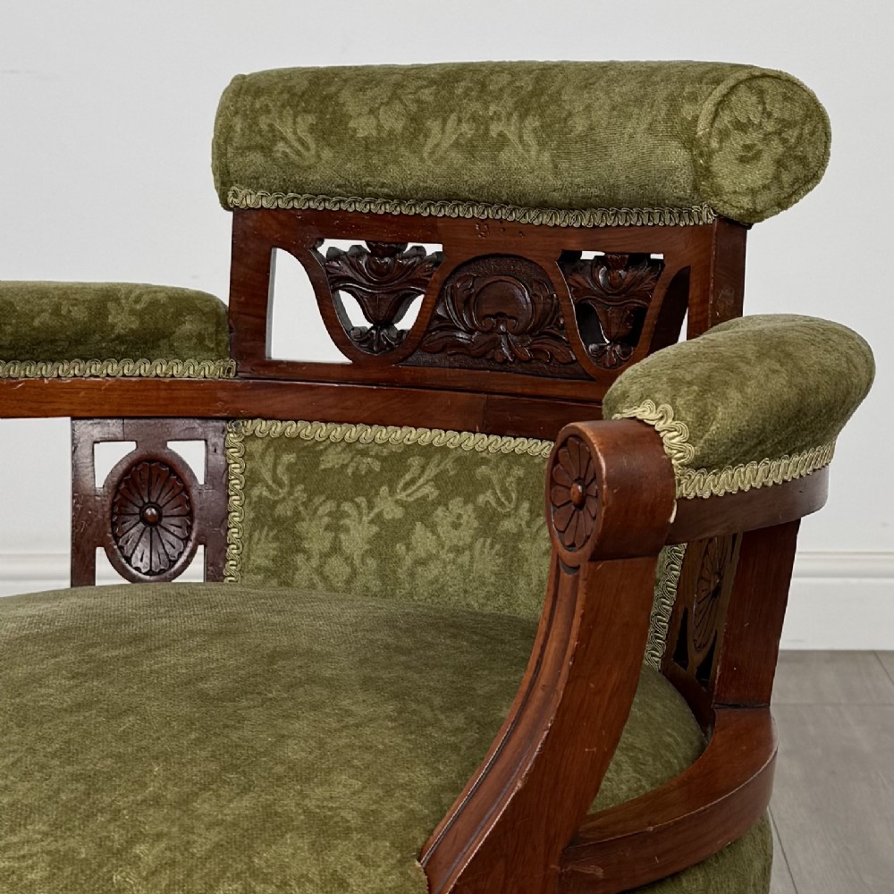 Antique 20th Century Edwardian Pair Of Tub Chairs In Walnut View X
