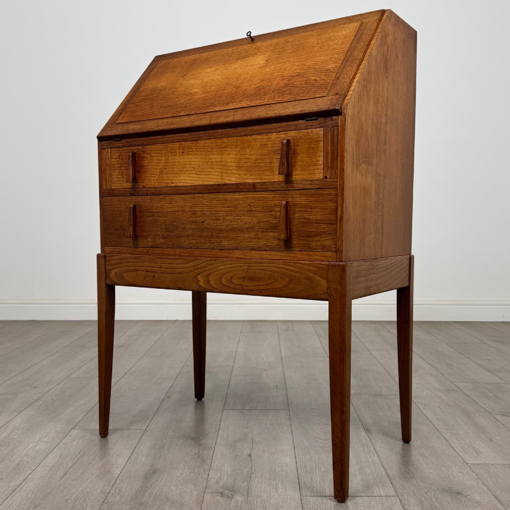 Antique 20th Century Art Deco Style Bureau In Oak View III