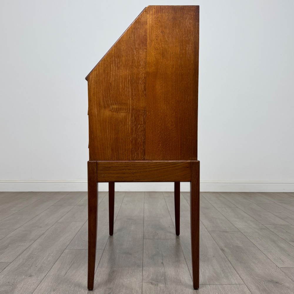 Antique 20th Century Art Deco Style Bureau In Oak View IV