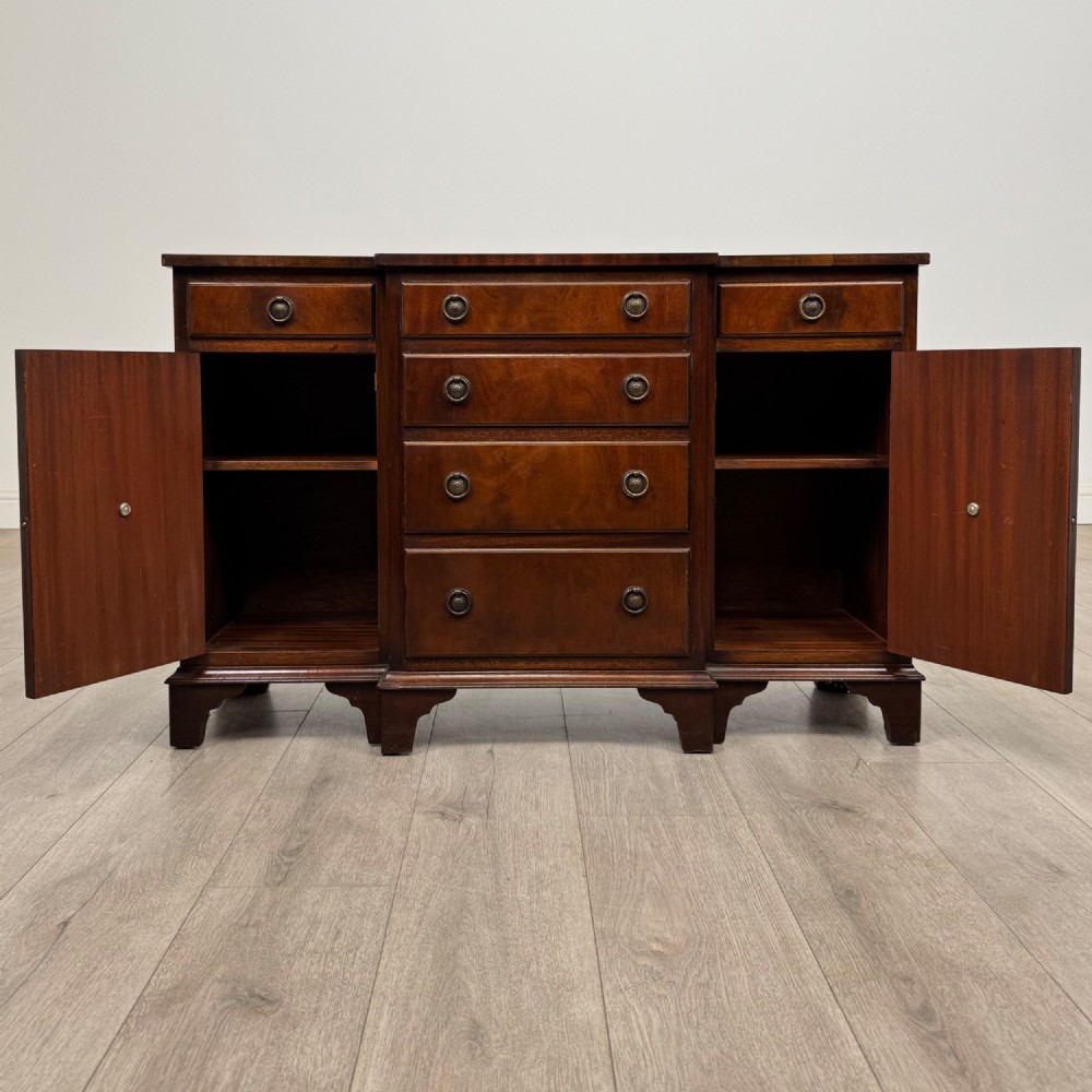 Antique 20th Century Small Breakfront Sideboard In Mahogany View II