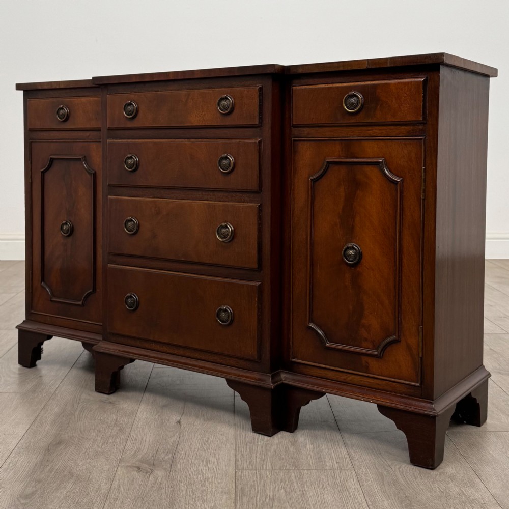 Antique 20th Century Small Breakfront Sideboard In Mahogany View III