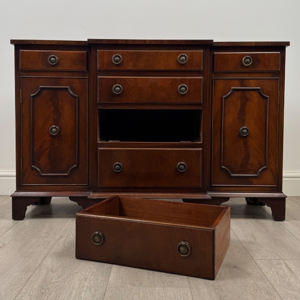 Antique 20th Century Small Breakfront Sideboard In Mahogany View XI