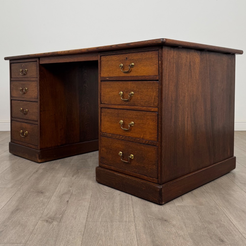 Antique 19th Century Large Victorian Pedestal Desk In Oak View II