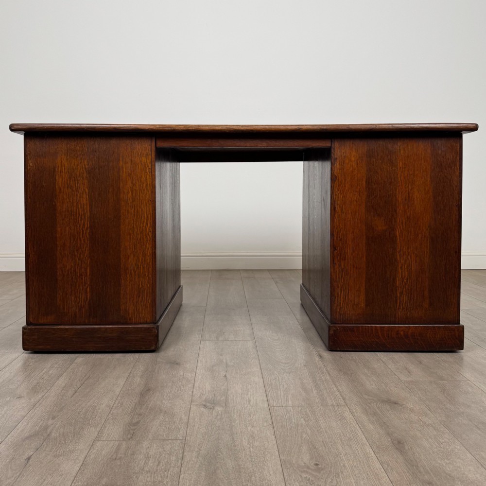 Antique 19th Century Large Victorian Pedestal Desk In Oak View V