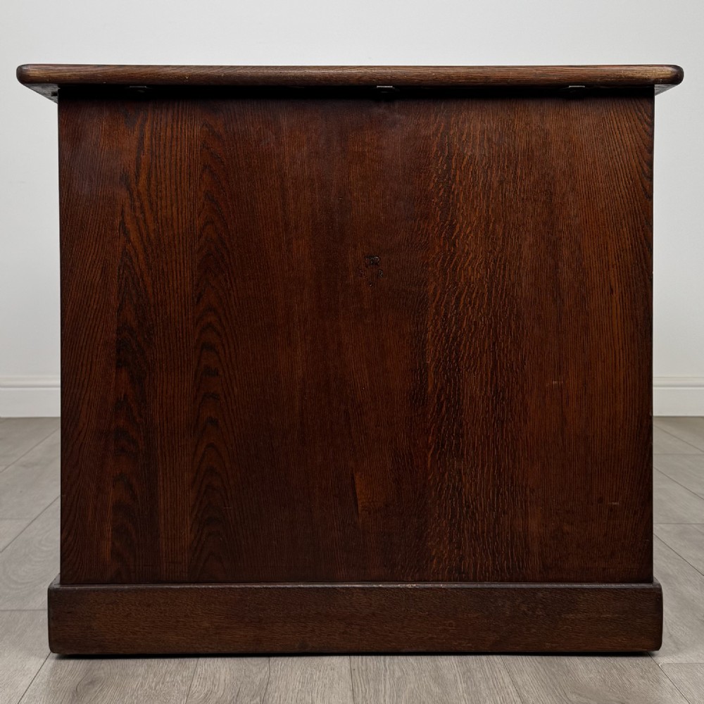 Antique 19th Century Large Victorian Pedestal Desk In Oak View VII