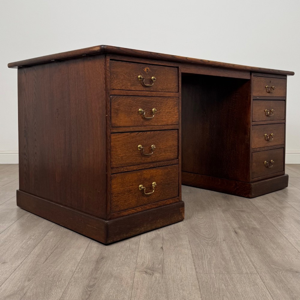 Antique 19th Century Large Victorian Pedestal Desk In Oak View VIII