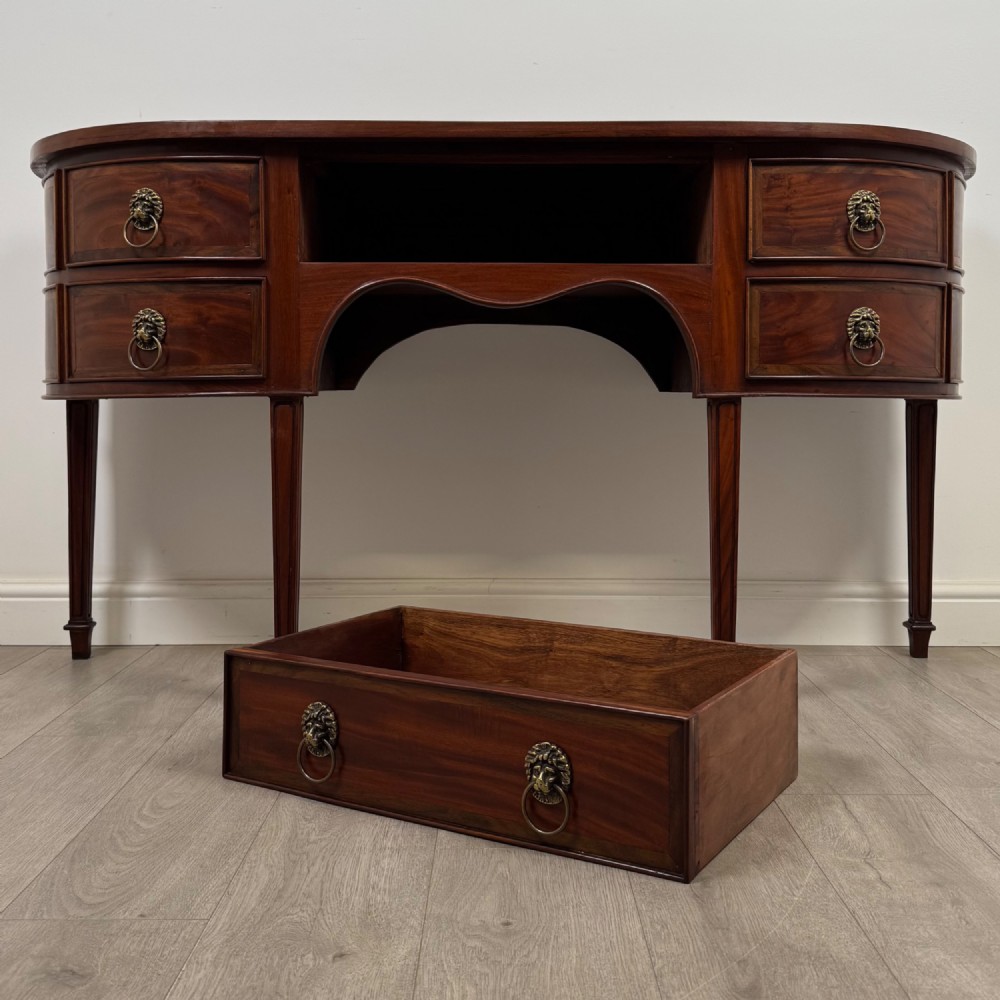 Antique 20th Century Georgian Style Sideboard In Mahogany View X