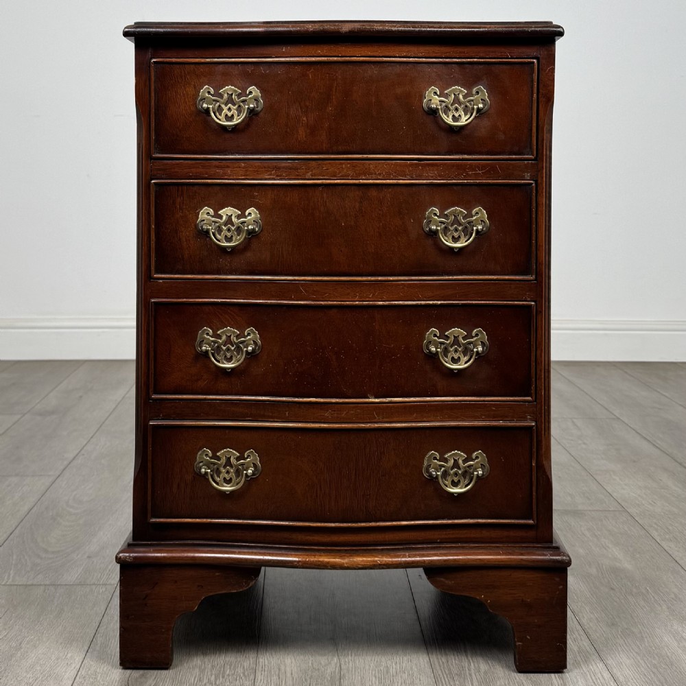 Antique 20th Century Small Chest Of Drawers In Mahogany