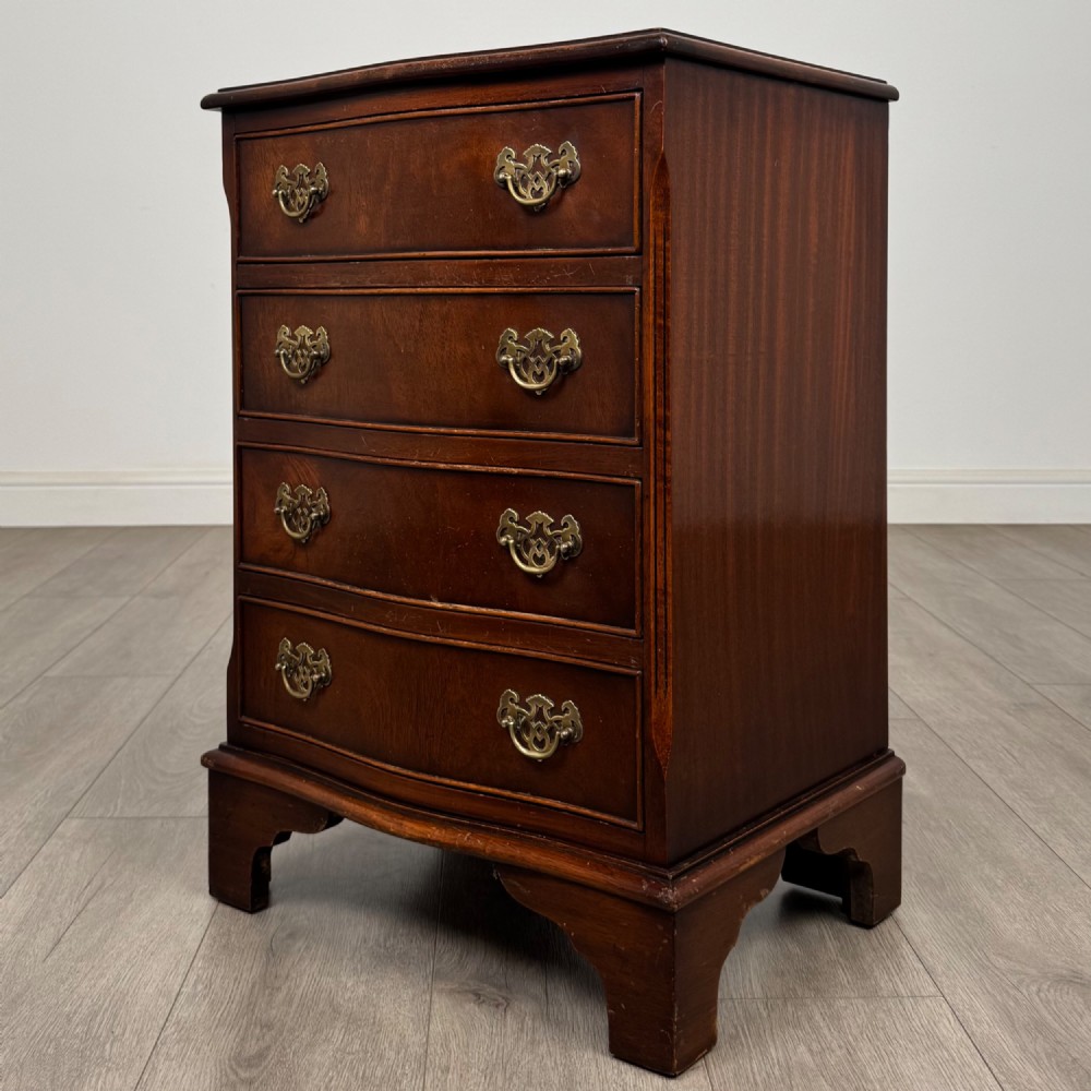Antique 20th Century Small Chest Of Drawers In Mahogany View II