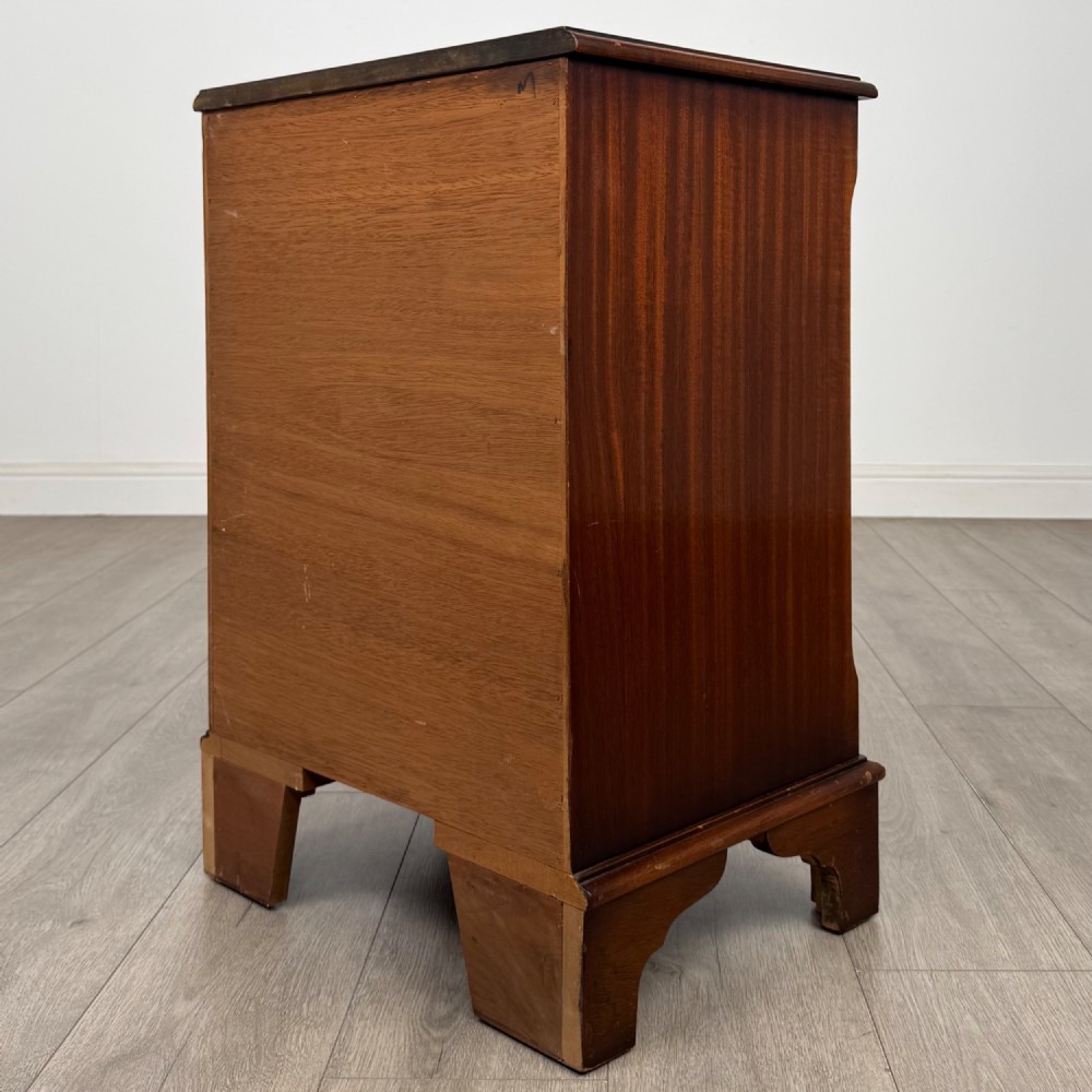 Antique 20th Century Small Chest Of Drawers In Mahogany View VI