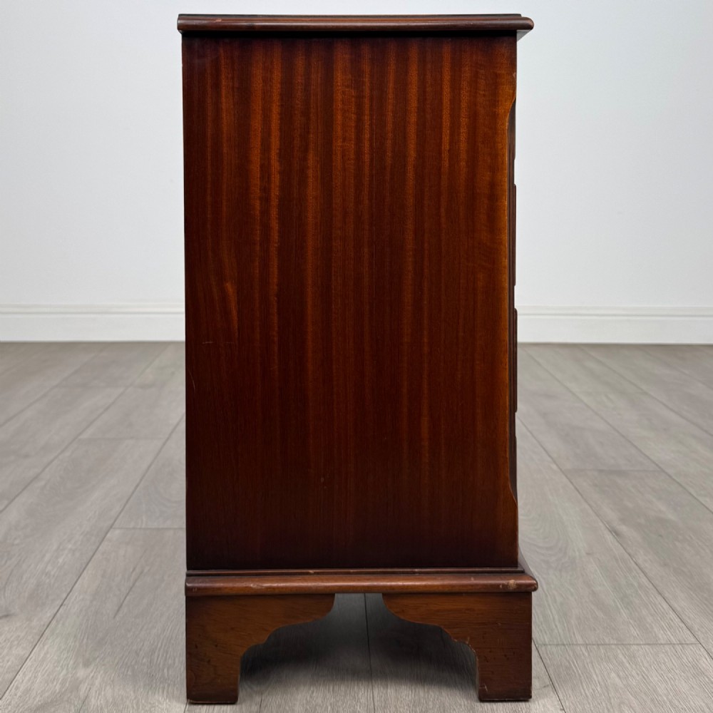Antique 20th Century Small Chest Of Drawers In Mahogany View VII