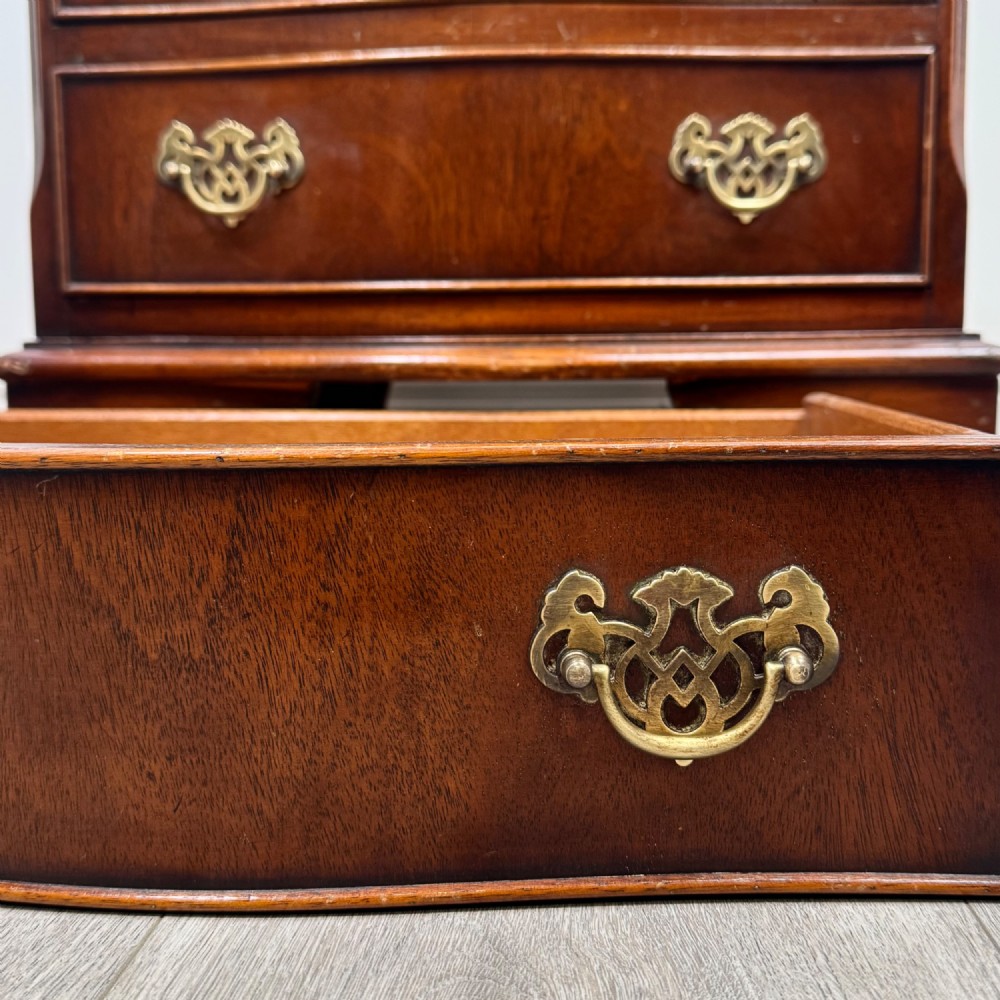 Antique 20th Century Small Chest Of Drawers In Mahogany View XI