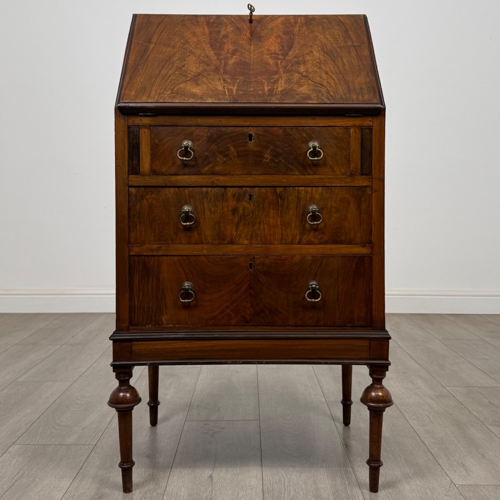 Antique 20th Century Figured Walnut Bureau