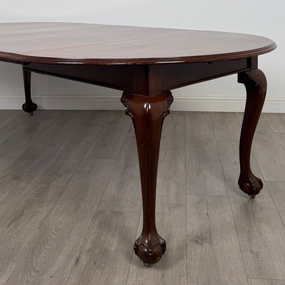 Antique 20th Century Extending Dining Table In Mahogany View VI