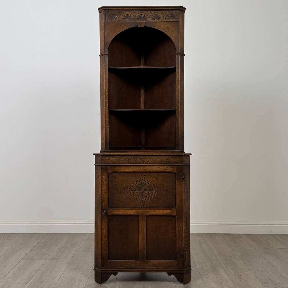 Antique 20th Century Corner Cabinet In Oak
