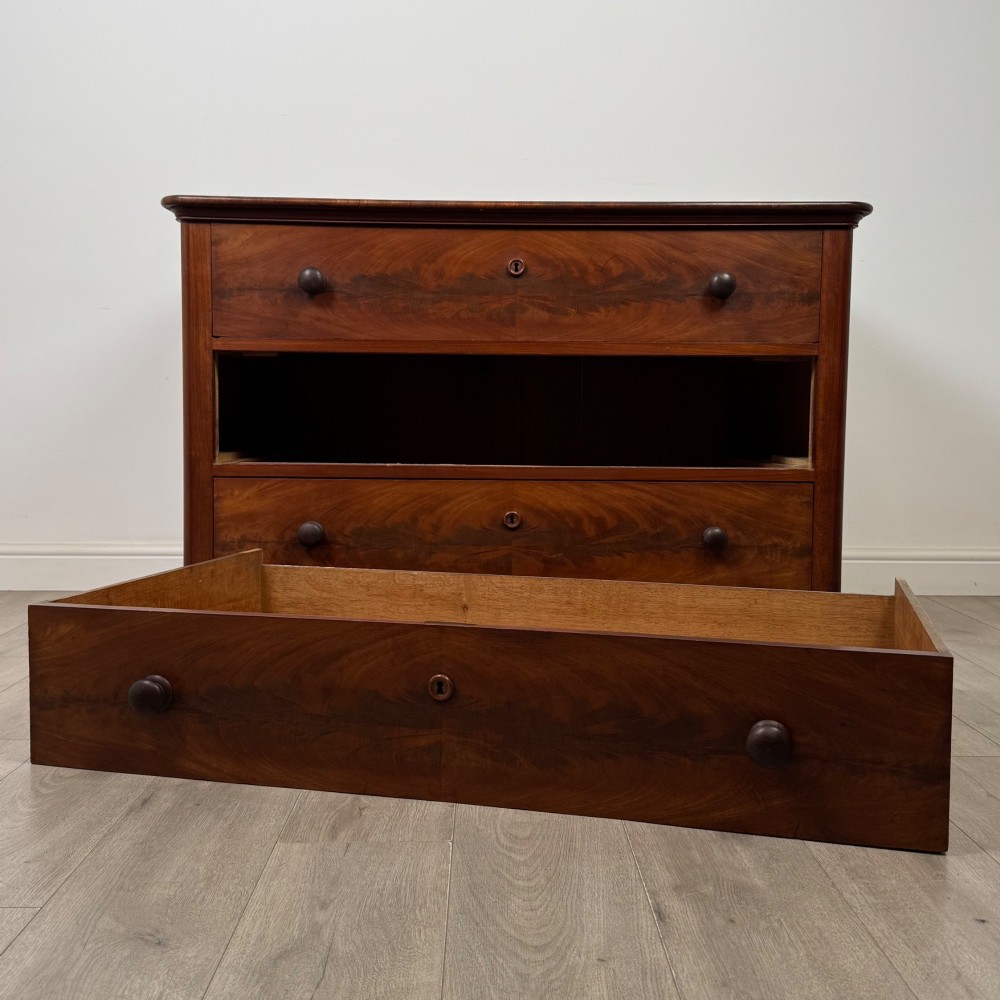 Antique 19th Century Deep Victorian Chest Of Drawers In Mahogany View VII