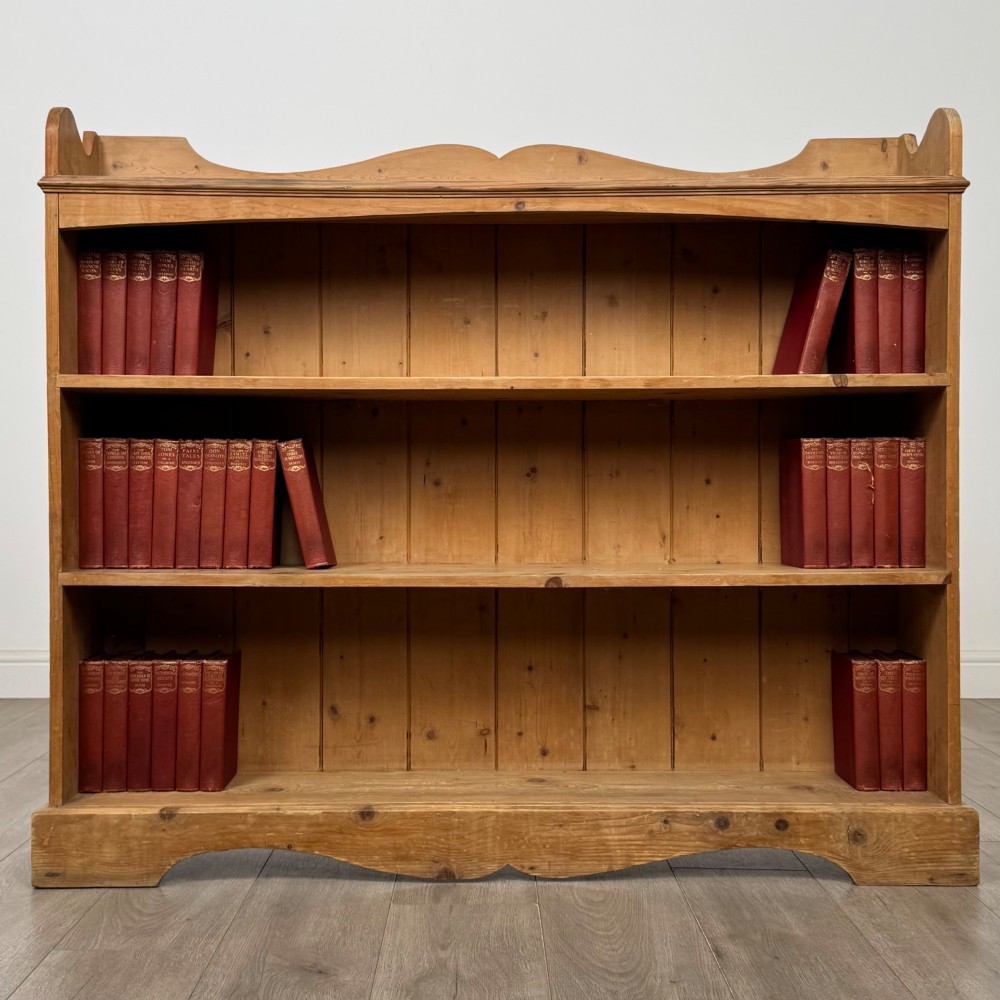 Antique 20th Century Good Quality Open Bookcase In Pine