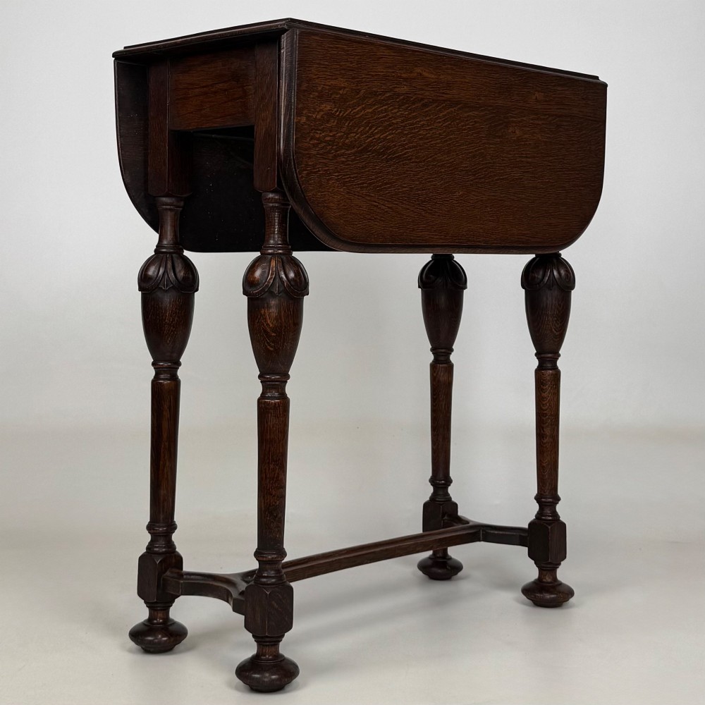 Antique 20th Century Small Drop Leaf Side Table In Oak