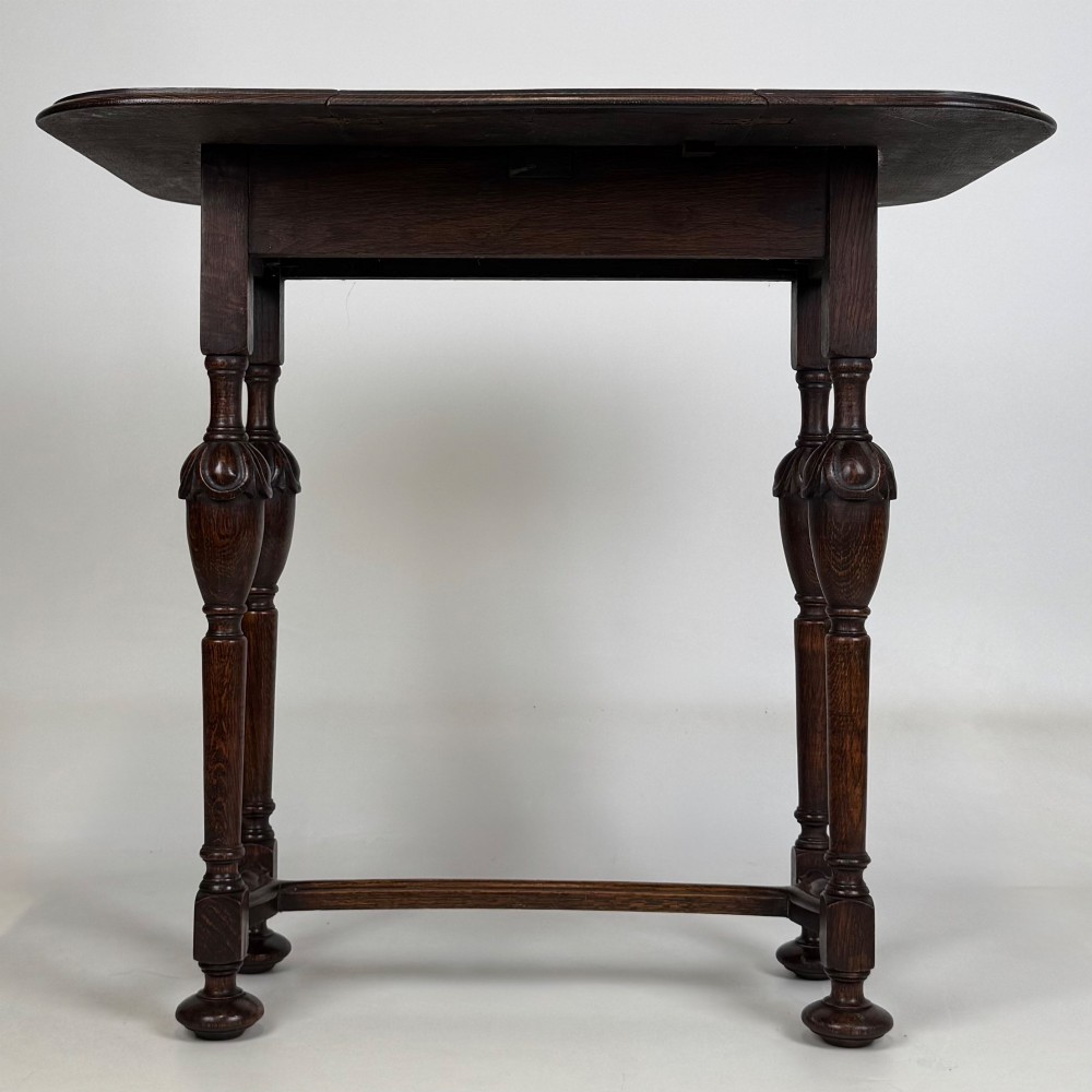 Antique 20th Century Small Drop Leaf Side Table In Oak View III
