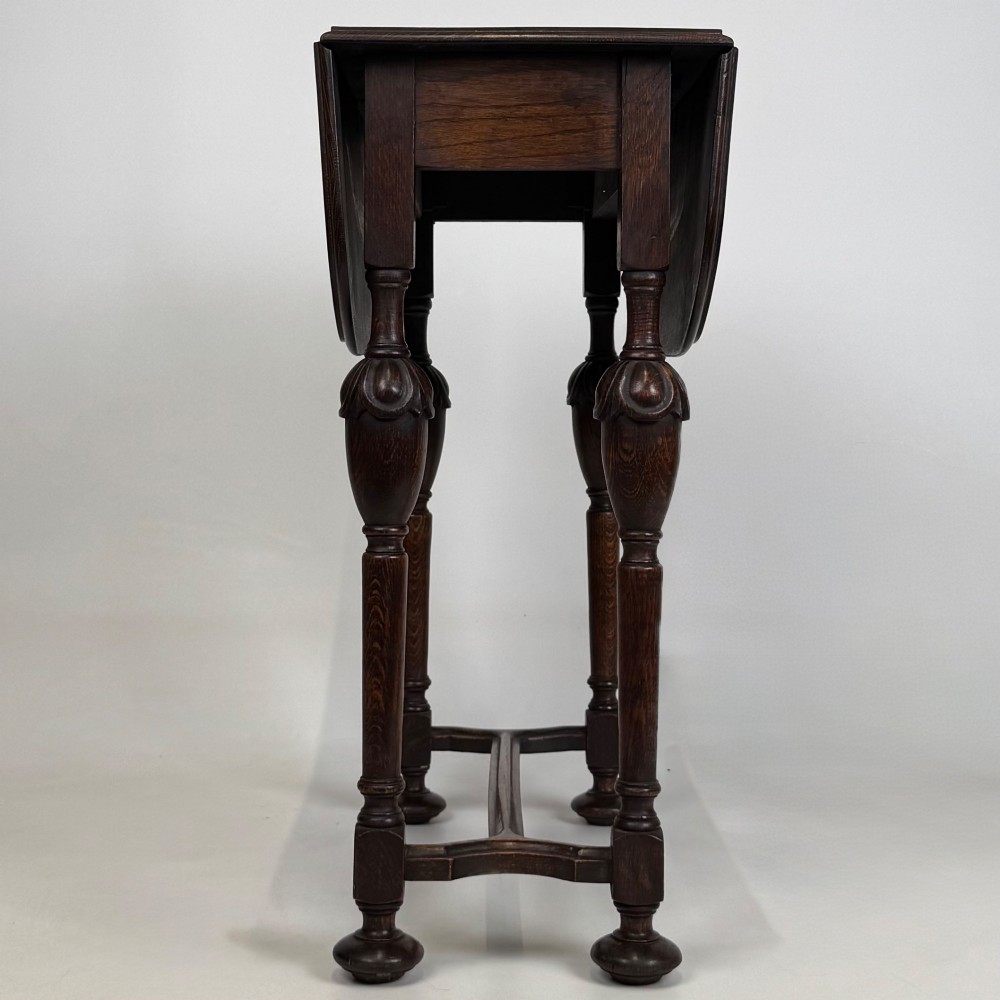 Antique 20th Century Small Drop Leaf Side Table In Oak View IX