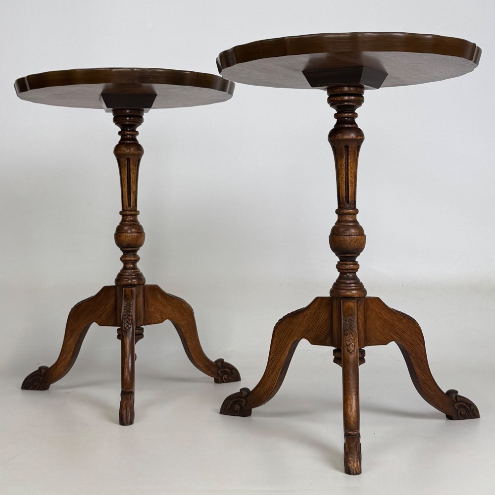 Antique 20th Century Pair Of Small Side Tables In Mahogany