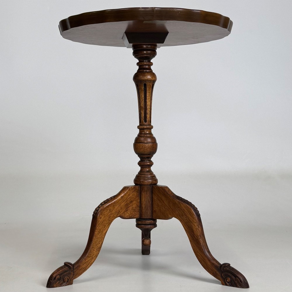 Antique 20th Century Pair Of Small Side Tables In Mahogany View III