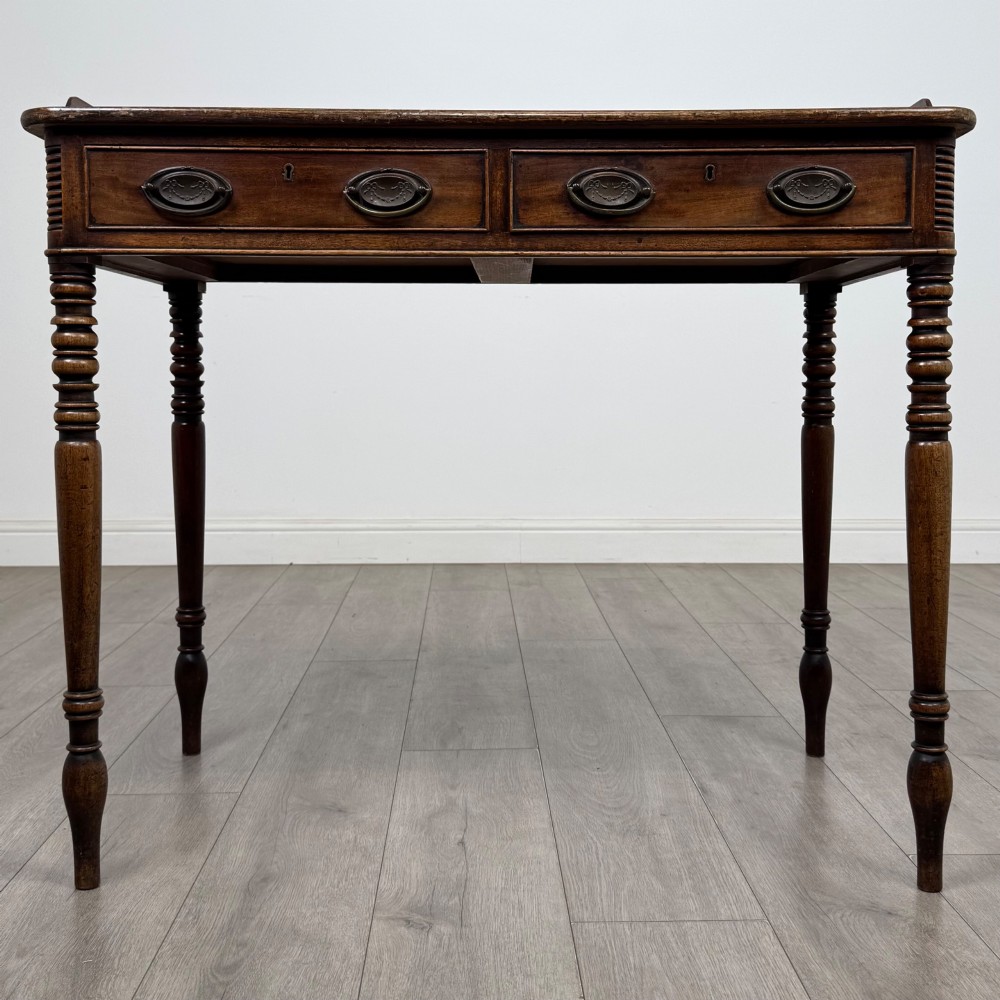 Antique 18th Century Georgian Writing Table In Mahogany