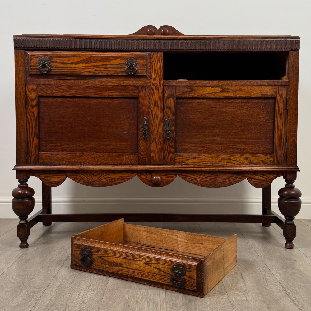 Antique 20th Century Edwardian Sideboard In Oak View XI