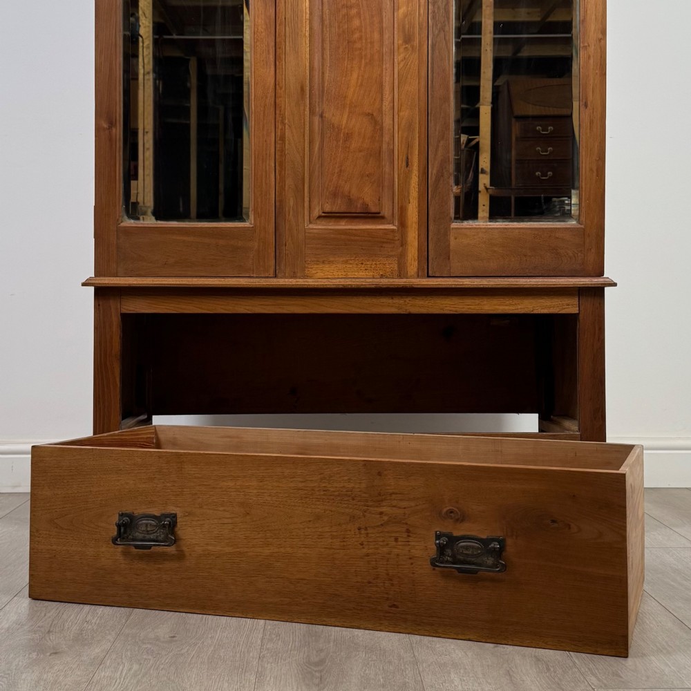 Antique 20th Century Edwardian Wardrobe In Walnut View X