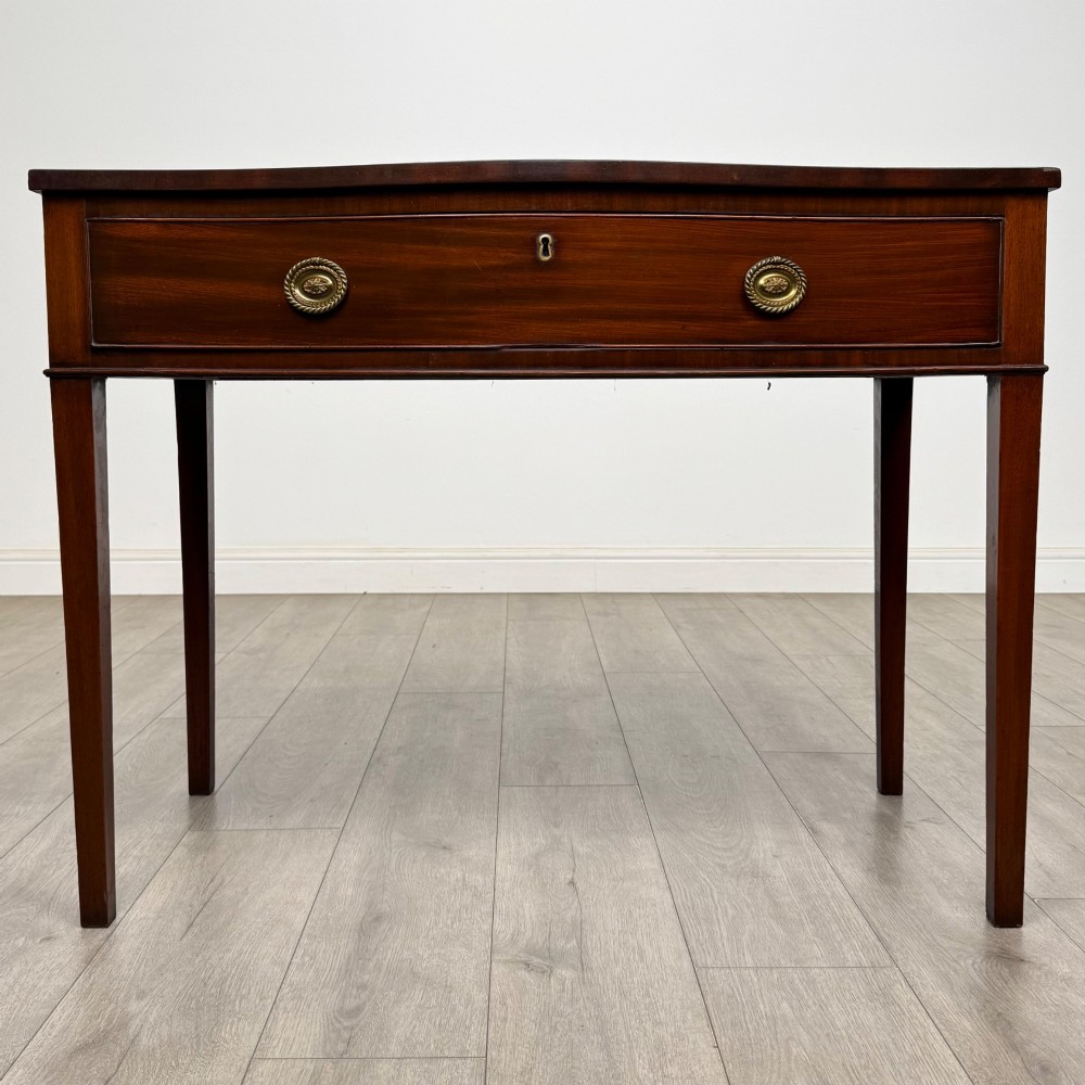 Antique 19th Century Serpentine Writing Table In Mahogany