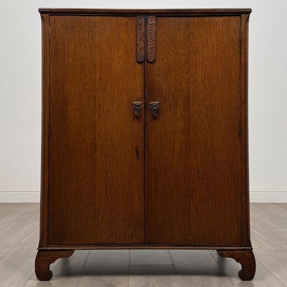 Antique 20th Century Fitted Cupboard In Oak 