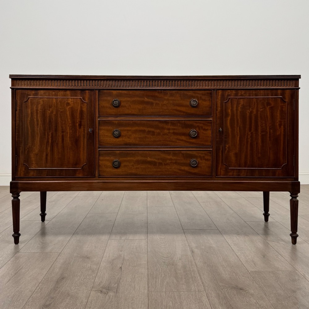 Antique 20th Century Good Quality Sideboard In Mahogany