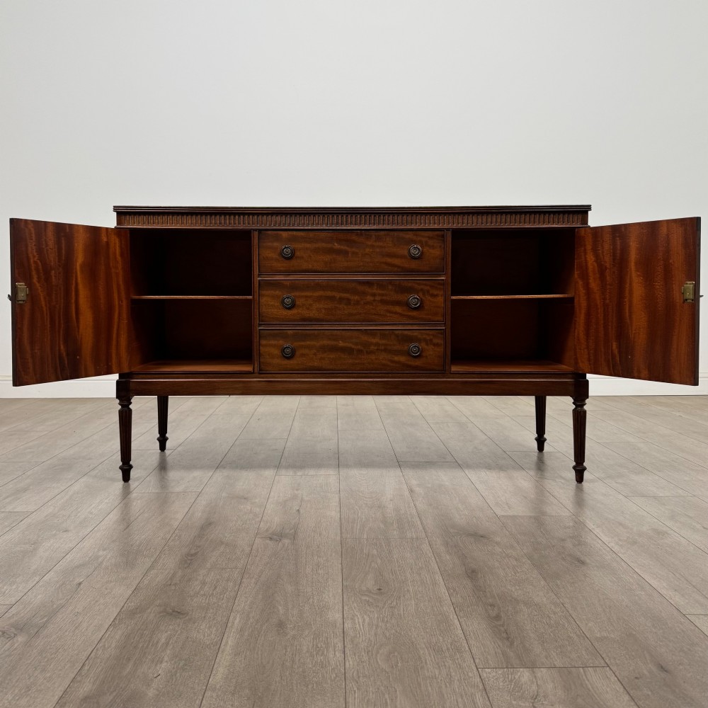Antique 20th Century Good Quality Sideboard In Mahogany View II