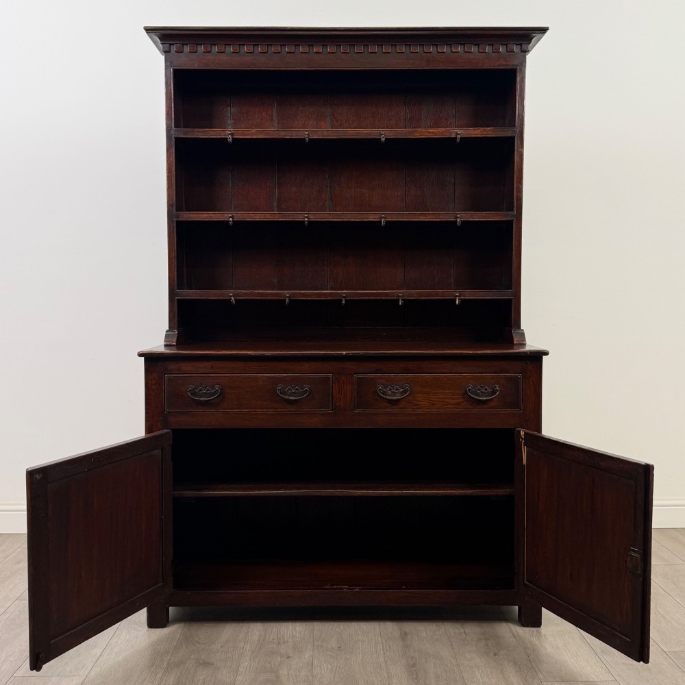 Antique 20th Century Good Quality Welsh Dresser In Oak View II