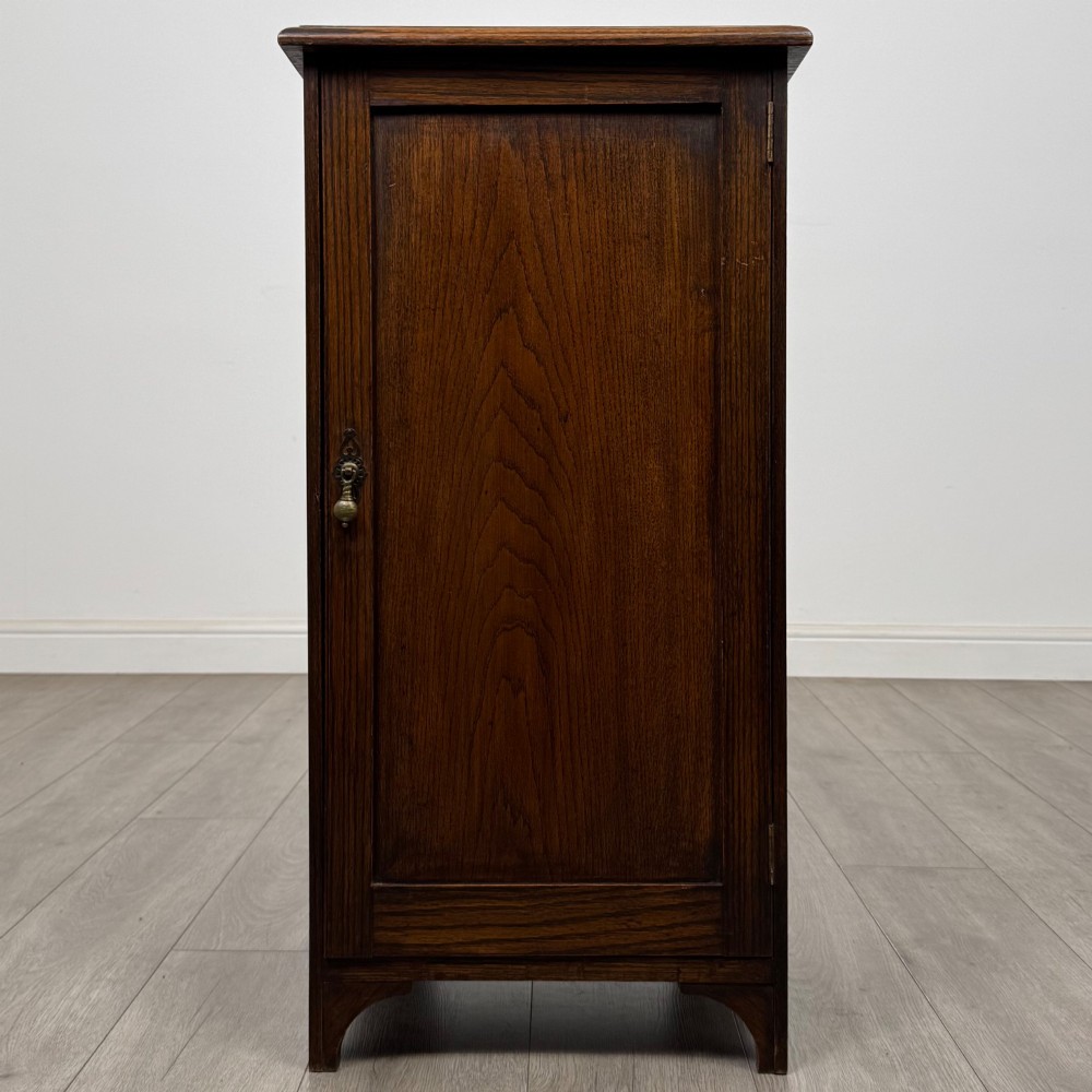 Antique 20th Century Edwardian Cupboard In Oak