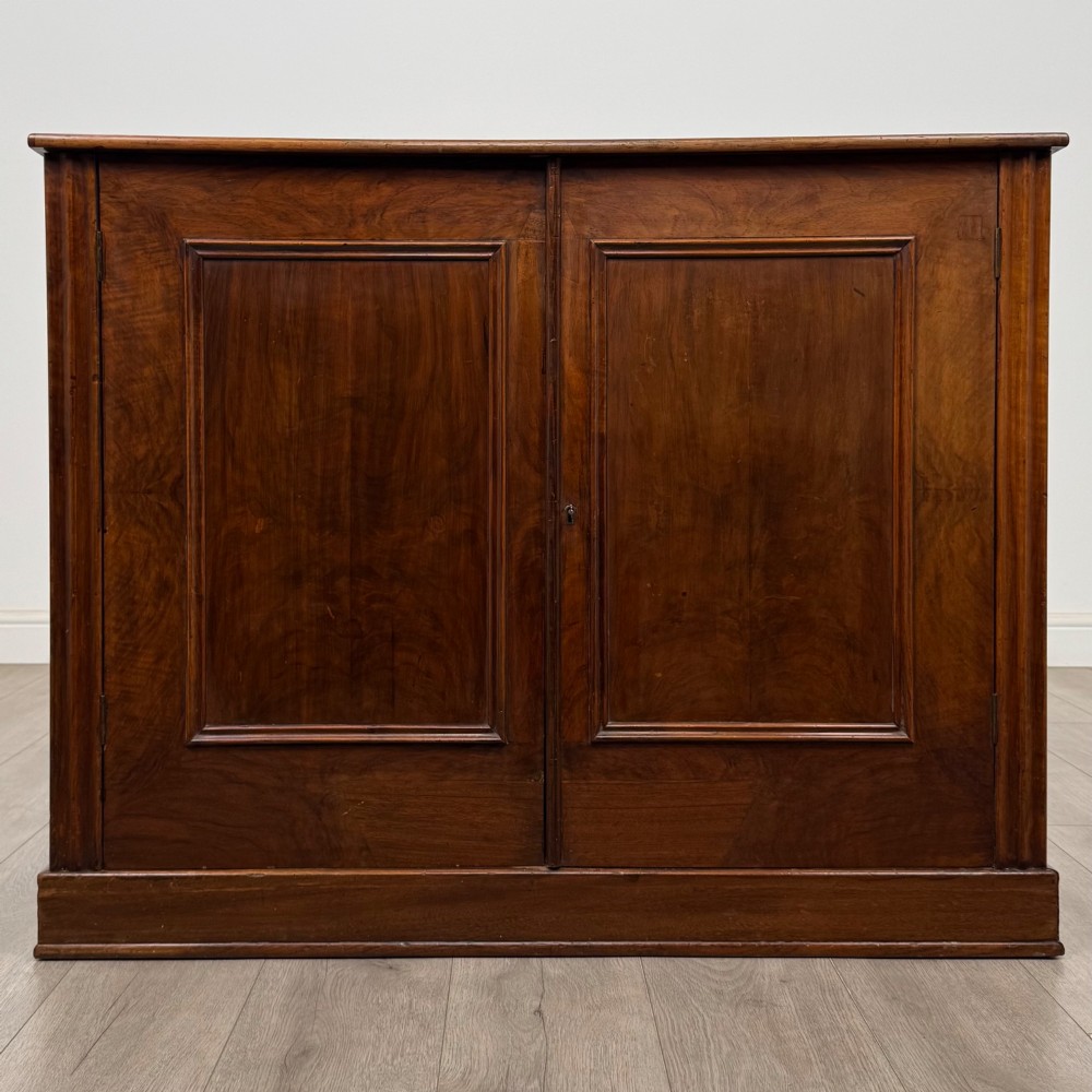 Antique 20th Century Edwardian Cupboard In Figured Walnut