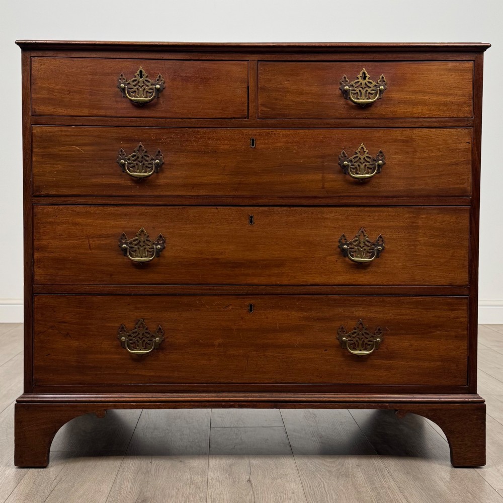 Antique 18th Century Georgian Chest Of Drawers In Mahogany